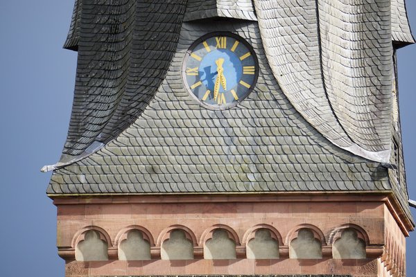 Toit en ardoise : ses atouts, ses limites et les variétés adaptées à votre projet immobilier